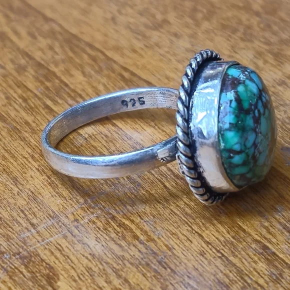 925 Sterling Silver Ring With A Green Matrix Turquoise Stone Size 6.25 (#7) - Picture 2 of 4